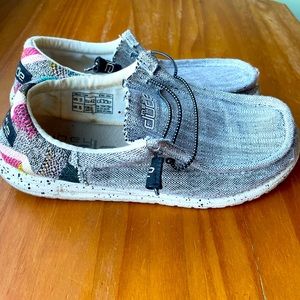 Hey dude men’s gray/black wally funk